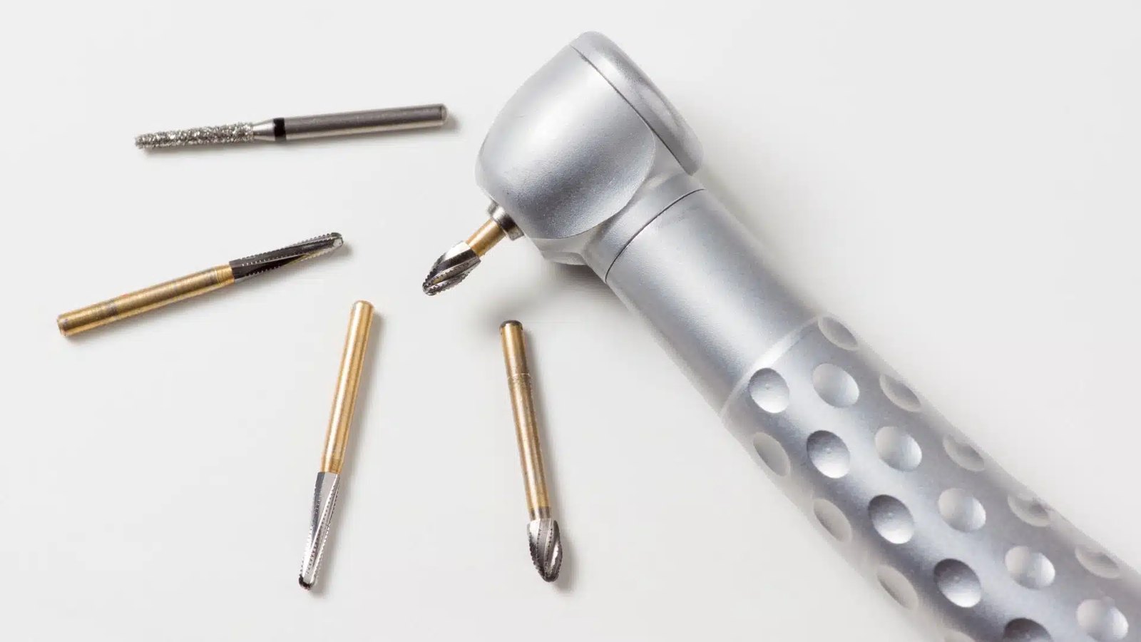 High-speed head with burs on the bench